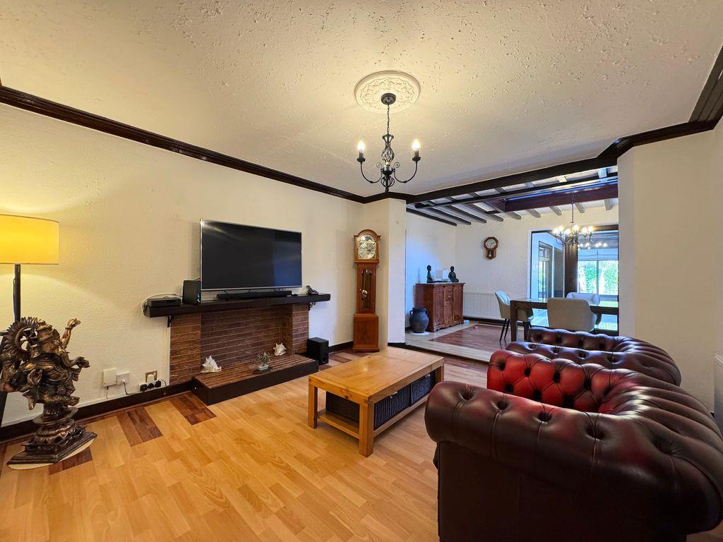 5 bed property in Edgwarebury Lane, HA8, Edgware